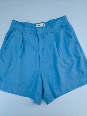 Abercrombie & Fitch Woman Blue Pleated Linen Blend Fully Lined 5” Shorts size M